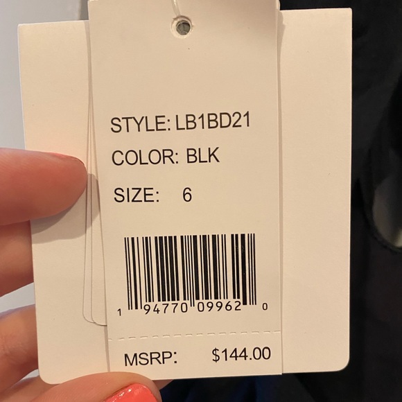 Lace Front Black One Piece La Blanca Low Cut - Picture 8 of 10